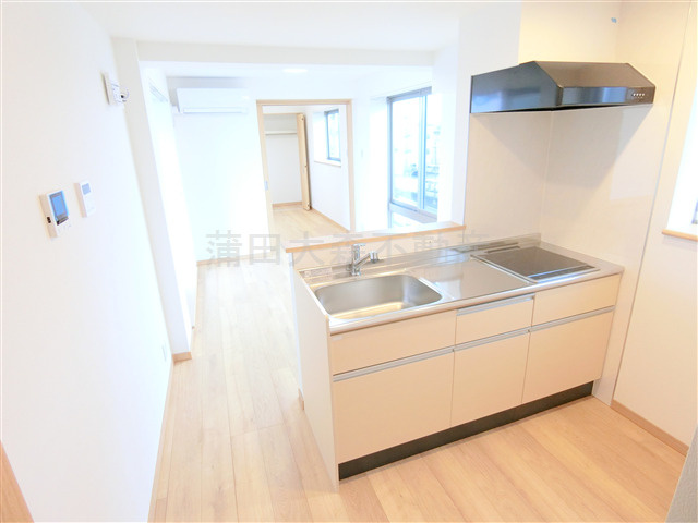 Lares East(ラレースイースト)