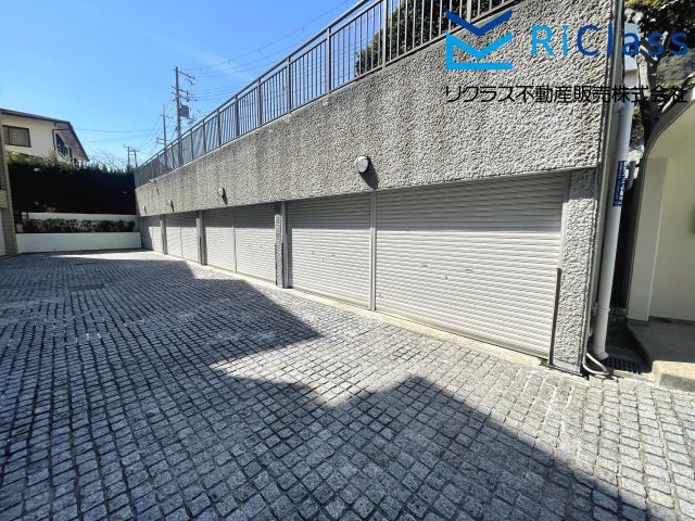 グランフォルム須磨浦の駐車場