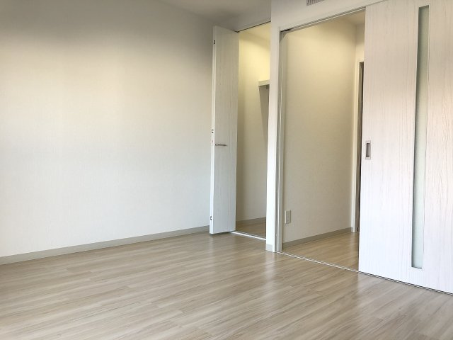 ロイヤルグランコート津の寝室