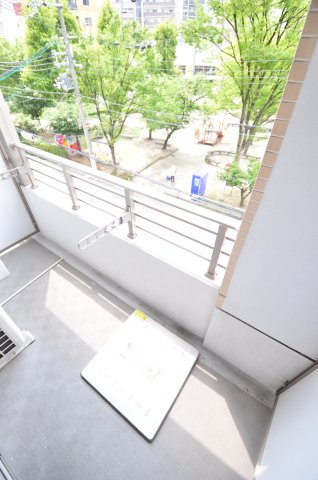 大阪市都島区東野田町１丁目の賃貸マンションのバルコニー