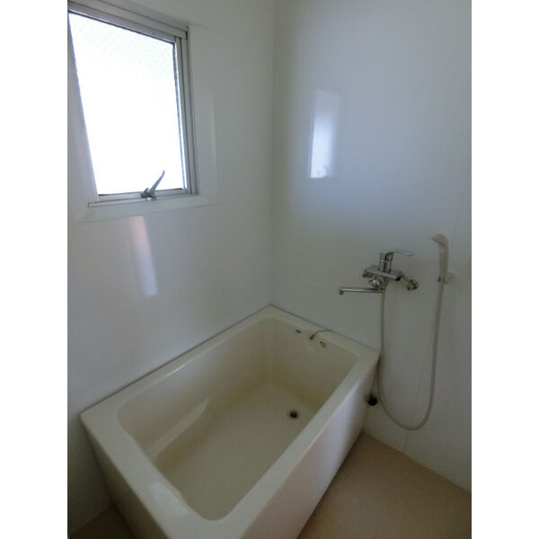 春日井中央マンションの浴室