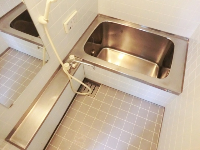 さいたま市南区根岸３丁目の賃貸マンションの浴室|※別号室の参考写真です。