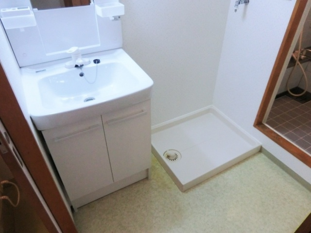 さいたま市南区根岸３丁目の賃貸マンションの独立洗面台|※別号室の参考写真です。