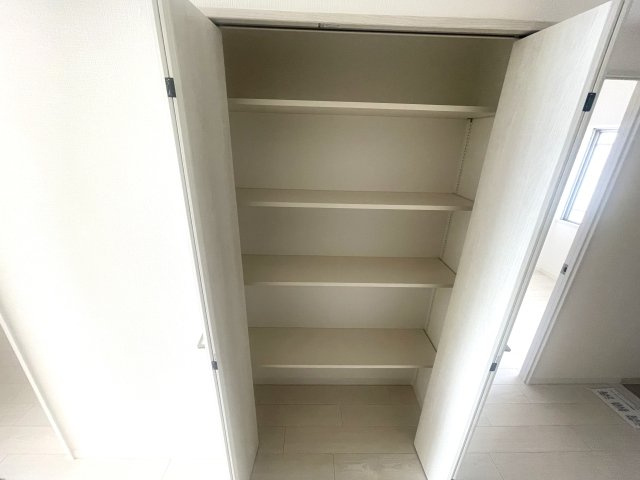 ルネ須磨の収納|廊下収納です