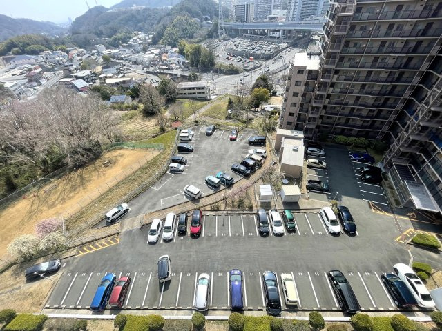 ルネ須磨の駐車場