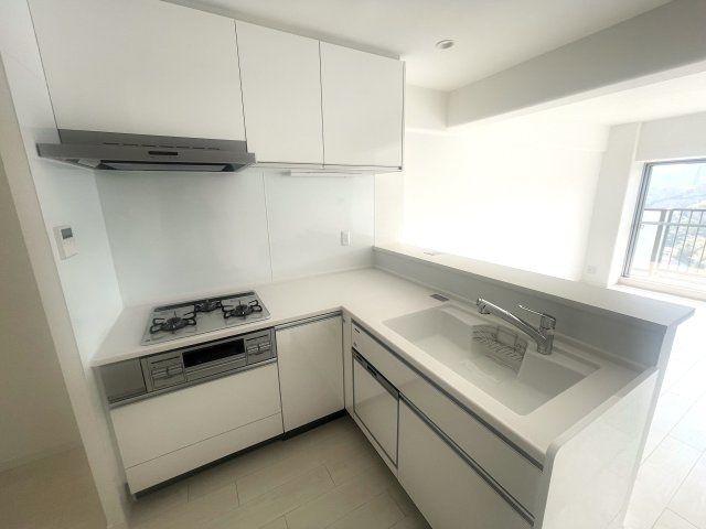 ルネ須磨のキッチン|きれいなキッチンです