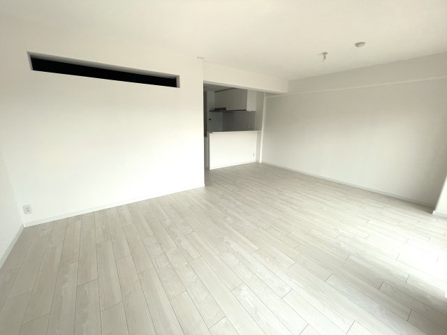 ルネ須磨の居間・リビング|ゆったりとした居間です