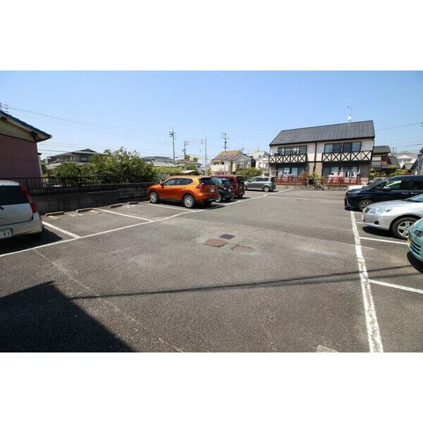 フォレストK　D棟の駐車場