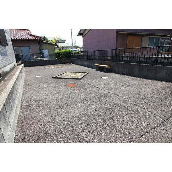 フォレストK　D棟の駐車場