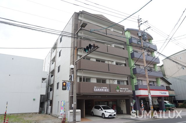 グレイス新屋敷の外観