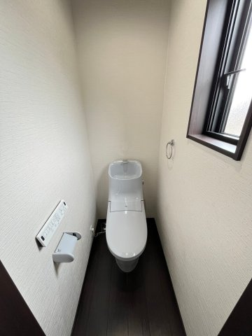 古麓町戸建てのトイレ|2階トイレ