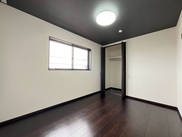 古麓町戸建ての洋室