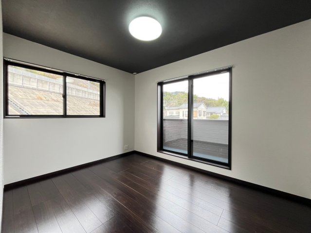 古麓町戸建ての洋室