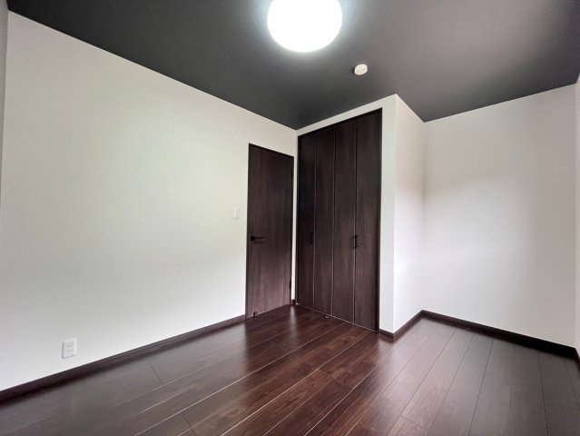 古麓町戸建ての洋室