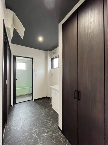 古麓町戸建ての脱衣所