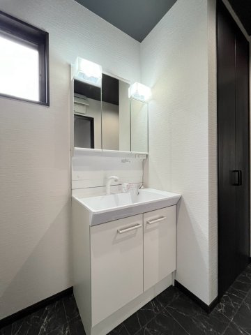 古麓町戸建ての独立洗面台