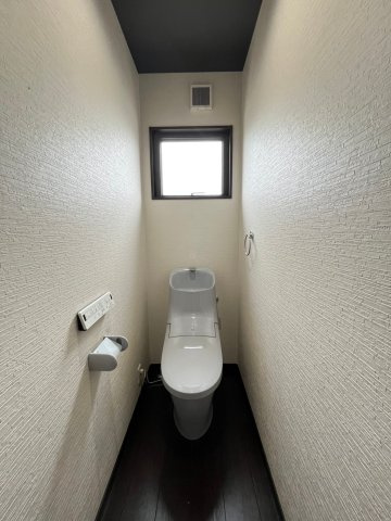 古麓町戸建てのトイレ