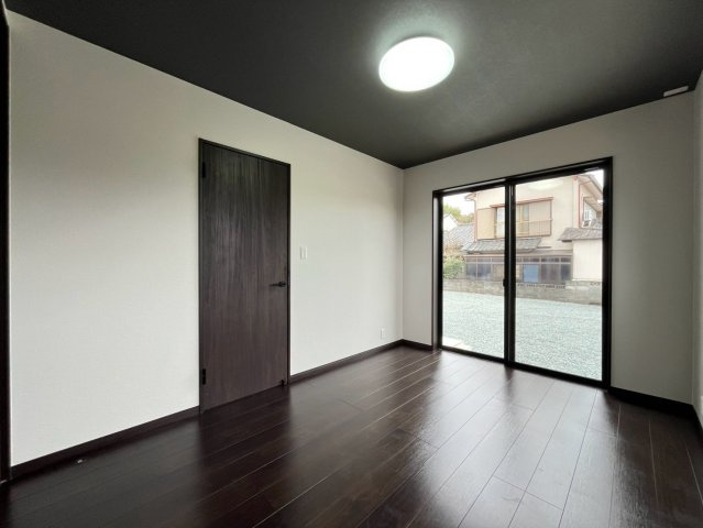 古麓町戸建ての洋室