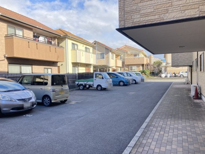 【駐車場】 | フォブールトロワ片岡・