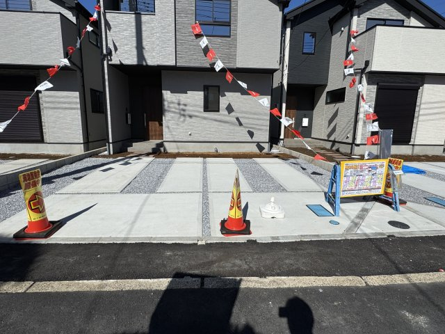 流山市加１丁目新築戸建【流山北小学校：2分】の駐車場|1号棟駐車スペース・並列2台駐車可