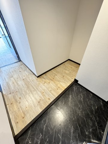 第２桔梗ビルの玄関