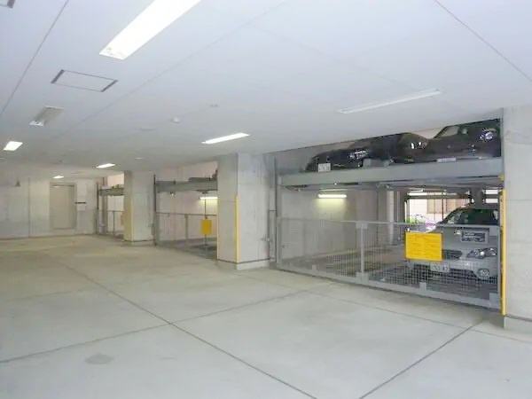 エルステージ月島アトラージュ　5階　角　部屋　リ　ノベーションの駐車場