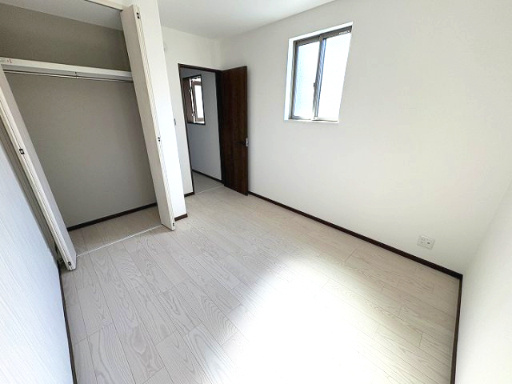 広島市南区堀越3丁目　新築一戸建ての洋室