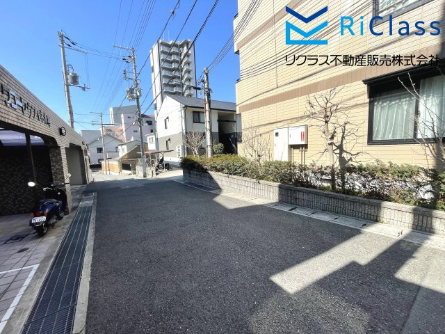 エクセル大塚の周辺|マンション前の道路です
