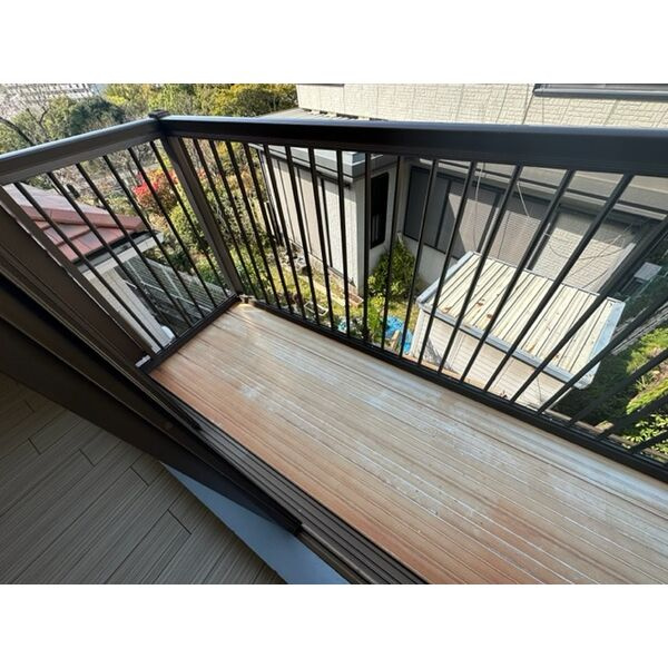 アーバンウェーブ岩成台のバルコニー