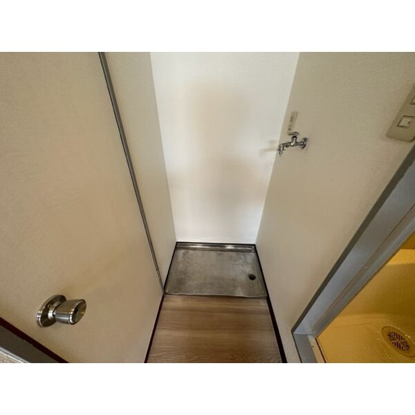 アーバンウェーブ岩成台の玄関