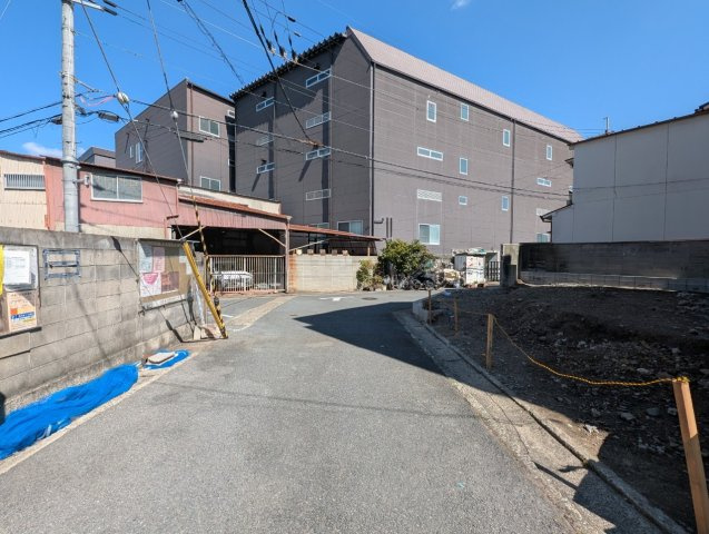 西京極堤下町の前面道路含む現地写真