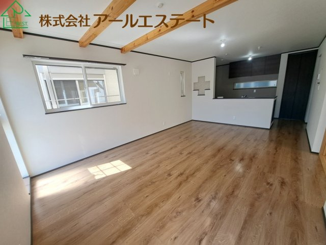 高砂市荒井町小松原3丁目　　山陽電鉄「荒井駅」徒歩13分の居間・リビング