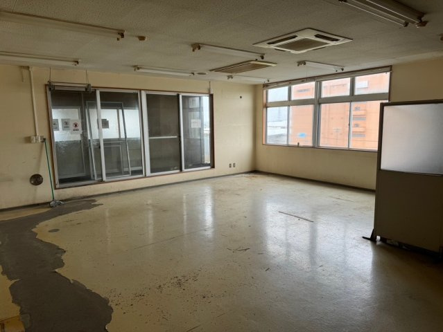 小田原市成田売ビル・売倉庫の内装|中はこのようになっています