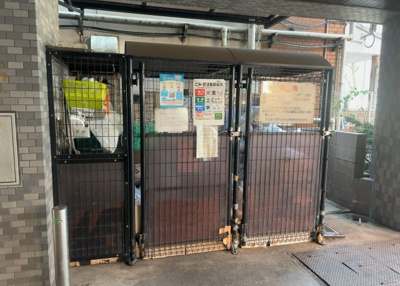 【設備】 | ライオンズマンション相模原第７ | 共有部分は、住民なら誰もが使える設備のこと。例えば駐車場やエレベーター、インターネット設備、セキュリティ設備などがあります。他にも、マンションの廊下・外部階段やエントランス・ゴミ置き場などがあります。