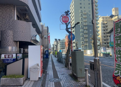 【外観】 | ライオンズマンション相模原第７ | 隣家の土地はどうなっているのか、生活利便施設が近くにあるのか、学校まで近いかなど、お客様のライフスタイルにあわせたイメージが重要です。また、近くにあると困る施設が近くにないかも確認するといいでしょう。