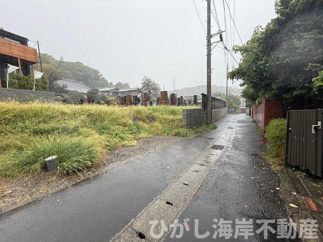 大磯町東小磯　新築戸建　全2棟の前面道路含む現地写真|現地外観