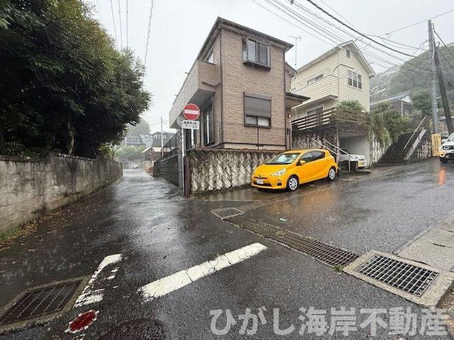 大磯町東小磯　新築戸建　全2棟の前面道路含む現地写真|現地外観