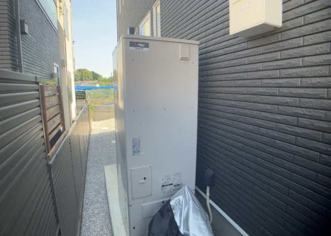 【発電・温水設備】 | 省エネ給湯器とは従来型の給湯器より熱効率が高く、少ない燃料でたくさんのお湯を沸かすことが出来る高効率な給湯器のことを指します。また、省エネ給湯器には種類があり、利便性や効果なども様々です。