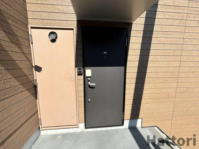 グロワール池田の玄関