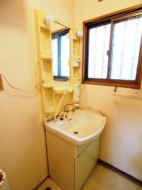 大久保町大窪戸建の洗面所