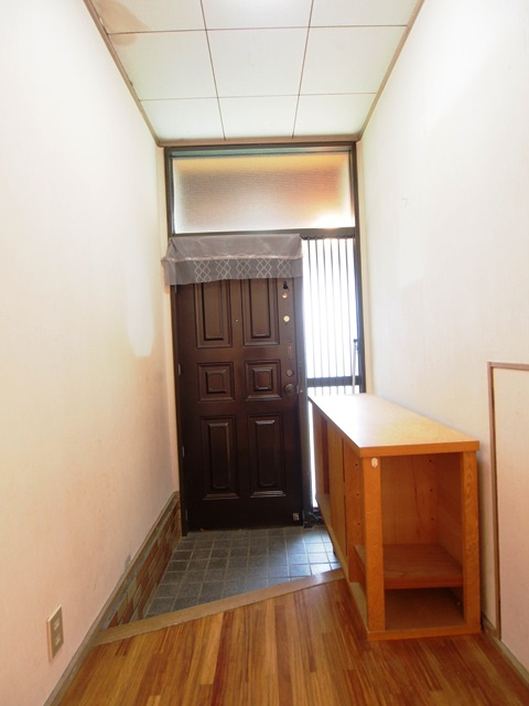 大久保町大窪戸建の玄関