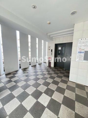 ダイドーメゾン岡本駅前のロビー