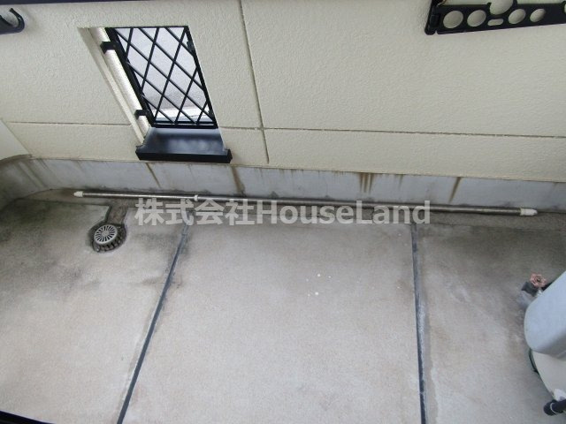 レスペート西庄Ⅴのバルコニー|バルコニーからの眺めを楽しみながら食事をしませんか