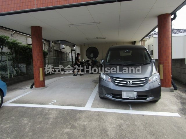 レスペート西庄Ⅴの駐車場|駐車場完備です