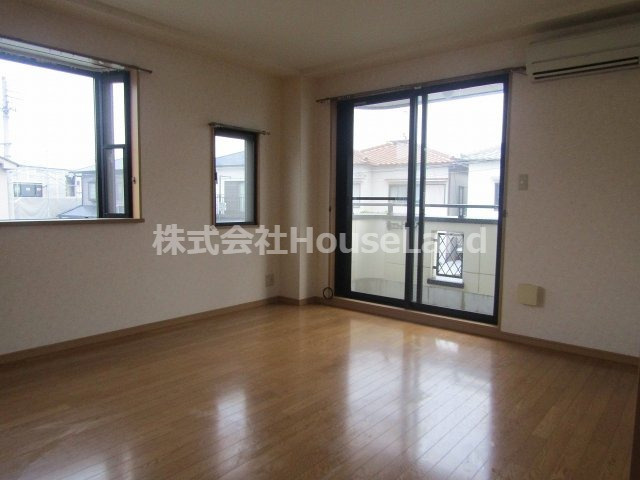 レスペート西庄Ⅴの居間・リビング|使いやすい居間です