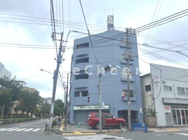 赤城ビルのエントランス