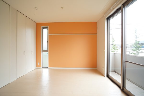 ヴィルドミールカメリアの洋室|2面採光、南東角部屋の寝室♪