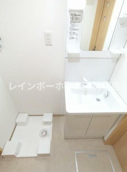 市川市本行徳のアパートの独立洗面台