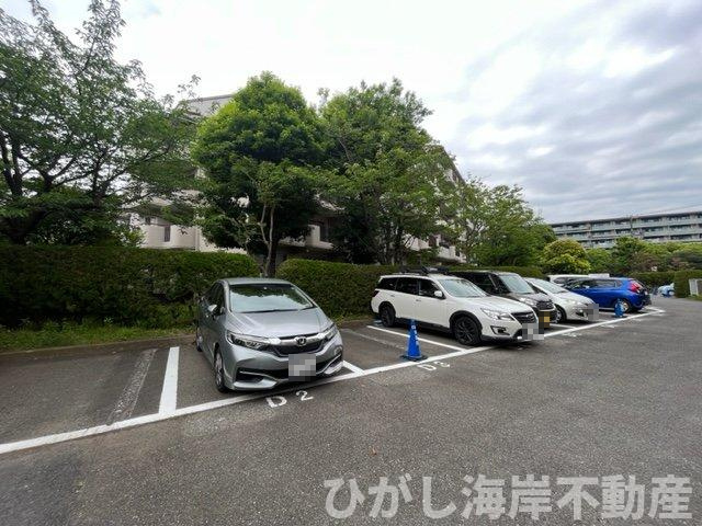 パークタウン茅ヶ崎５号棟の駐車場|敷地内駐車場