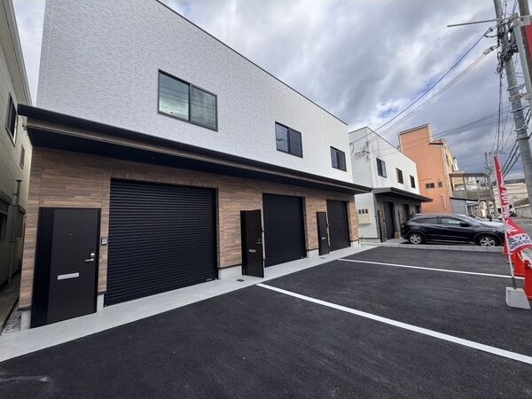 東中浜7丁目貸事務所・倉庫第2の駐車場